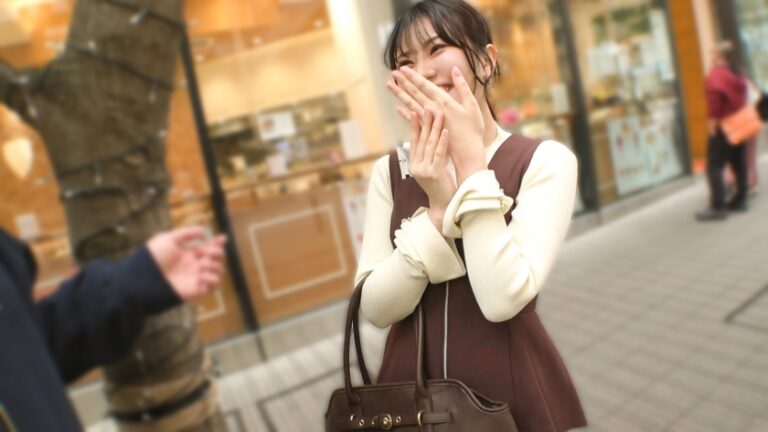 乾燥が酷い時期なら、ボディクリームで女を釣れるのか！？色白マシュマロボディーの保育士をノリでナンパしてGET！まさかの展開から、エチエチ交渉が上手く進み…人生最大の幸福を手に入れました！ マジ軟派、初撮。 2287