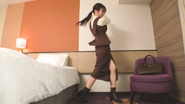 乾燥が酷い時期なら、ボディクリームで女を釣れるのか！？色白マシュマロボディーの保育士をノリでナンパしてGET！まさかの展開から、エチエチ交渉が上手く進み…人生最大の幸福を手に入れました！ マジ軟派、初撮。 2287