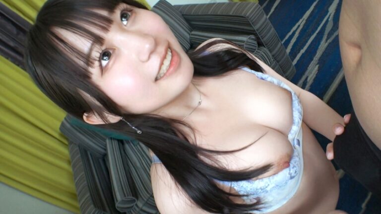 キャンパスの華、現役大学生の「本気」。スレンダー美脚と小ぶりな美尻を突き出し、必死な表情に溺れる。 【初撮り】ネットでAV応募→AV体験撮影 2603